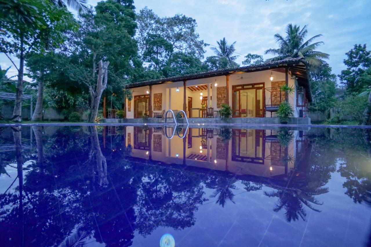 Antique Ceylon Villa Ahangama Eksteriør bilde